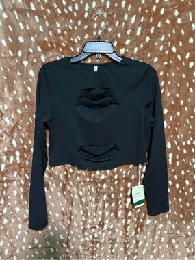 HALARA Black Long-Sleeve Cropped Top with Front Cutouts